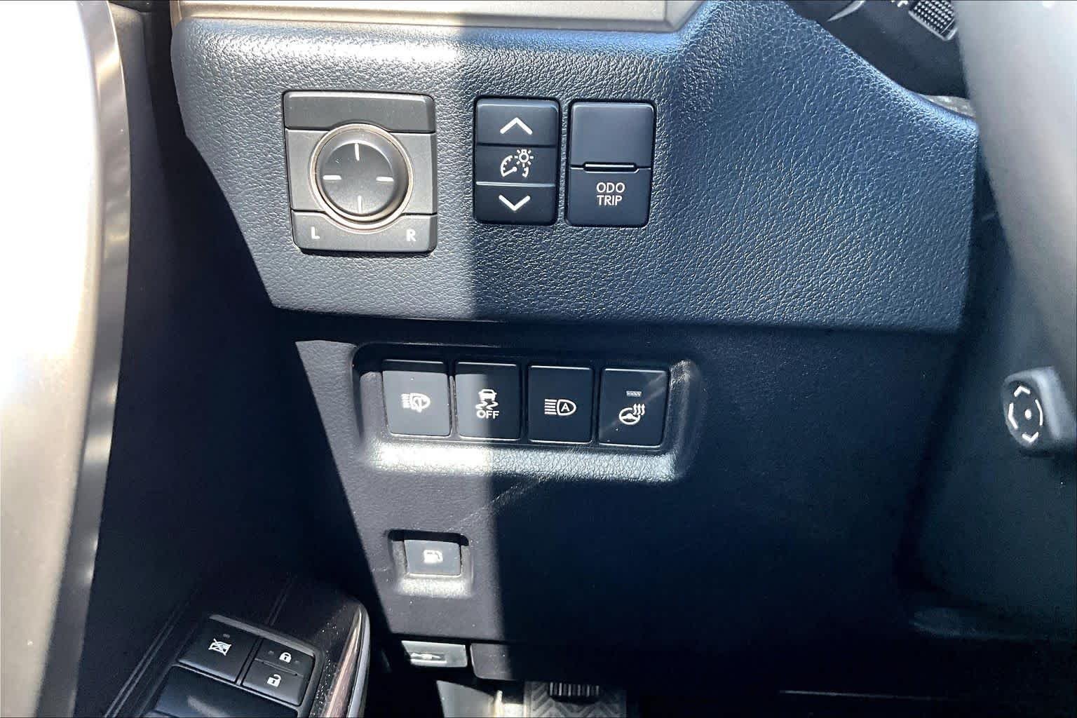 Used 2021 Nightfall Mica Lexus Premium image 33