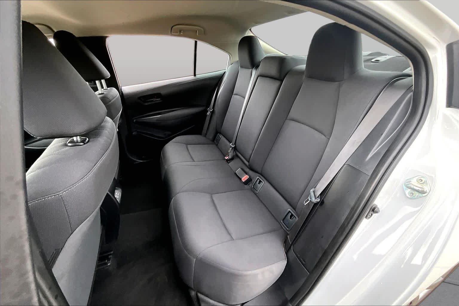 Used 2025 Ice Cap Toyota LE image 21