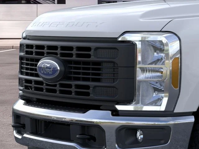 New 2026 Oxford White Ford XL image 17