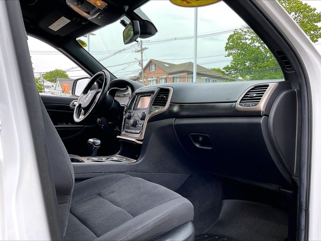 Used 2014 White/off-white Jeep Laredo image 14