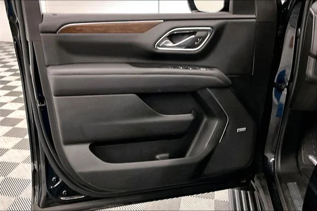 Used 2023 Black Chevrolet High Country image 21