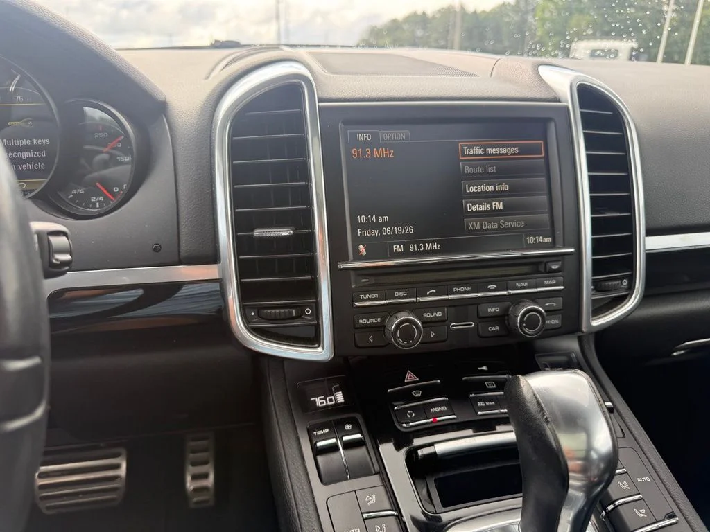 Used 2012  Porsche S image 12