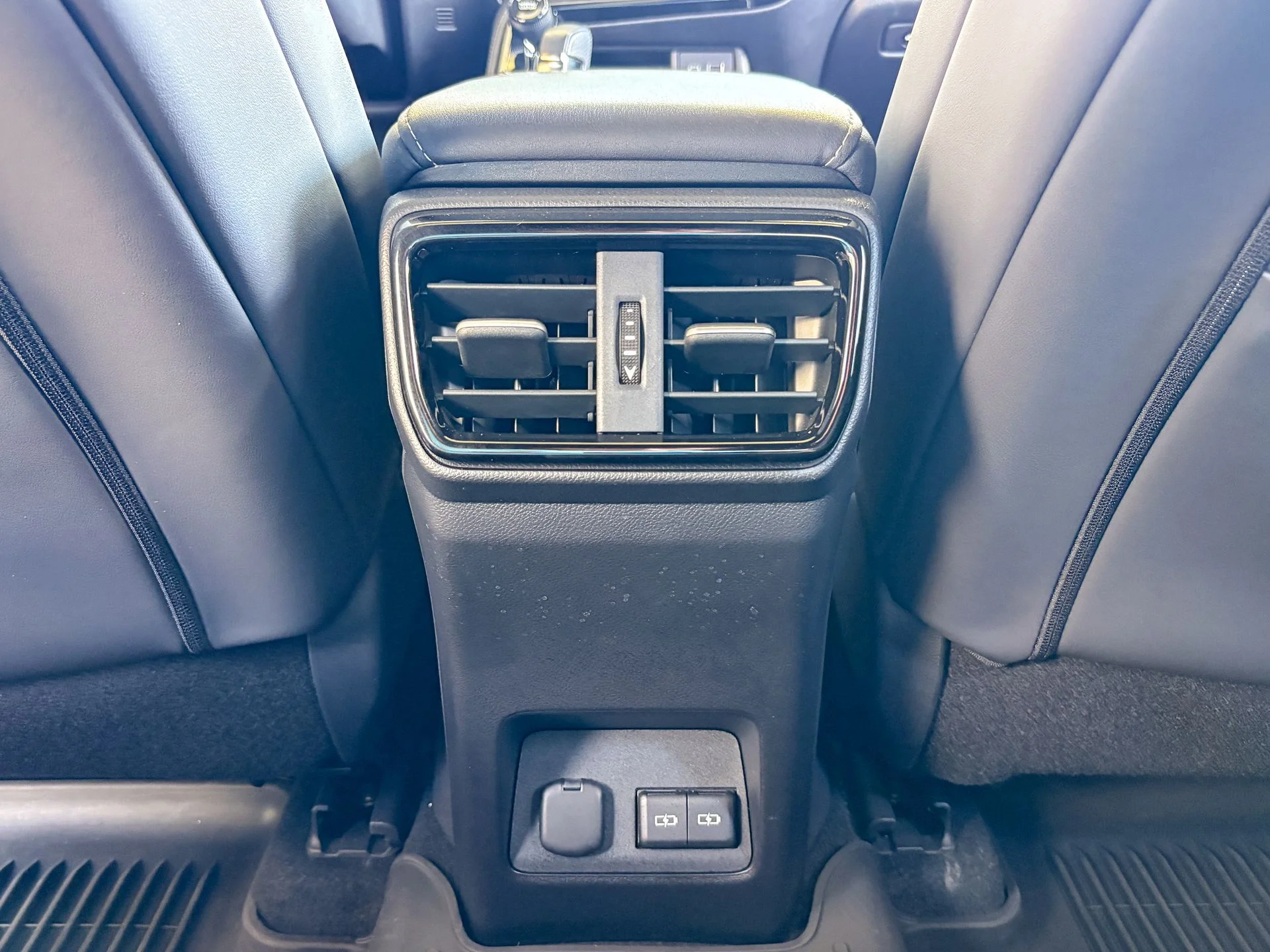 Used 2024 Silver Lexus 350 F SPORT Handling image 32