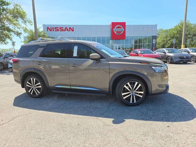 2023 Nissan Pathfinder Platinum