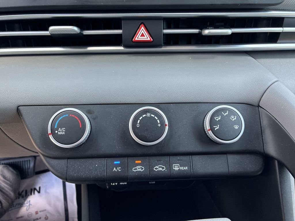 Used 2025 Blue Hyundai SE image 18