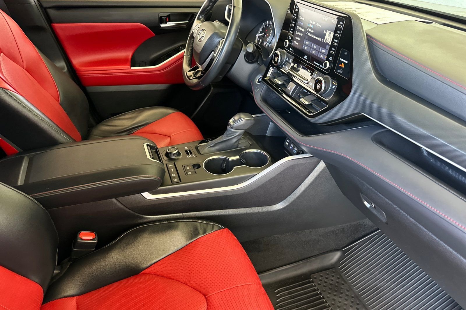 Used 2022 Silver Toyota XSE image 17