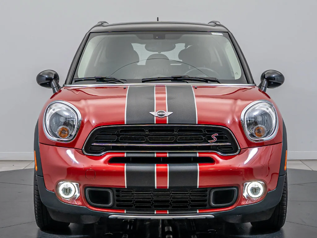 Used 2015 Blazing Red MINI  image 2