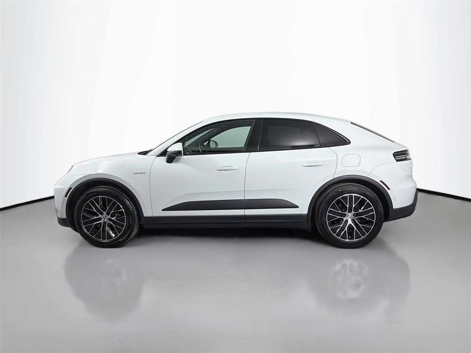 Used 2025 Porsche Macan Base with VIN WP1AD2XA0SL075667 for sale in Fort Worth, TX