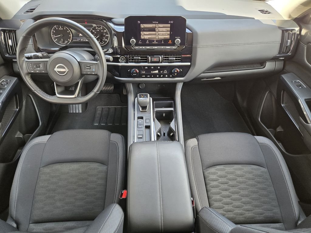 Used 2024 Silver Nissan SV image 21