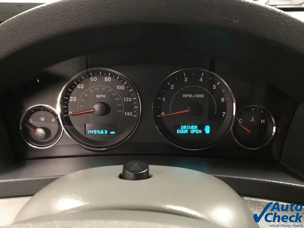 Used 2005 Red Jeep Limited image 46