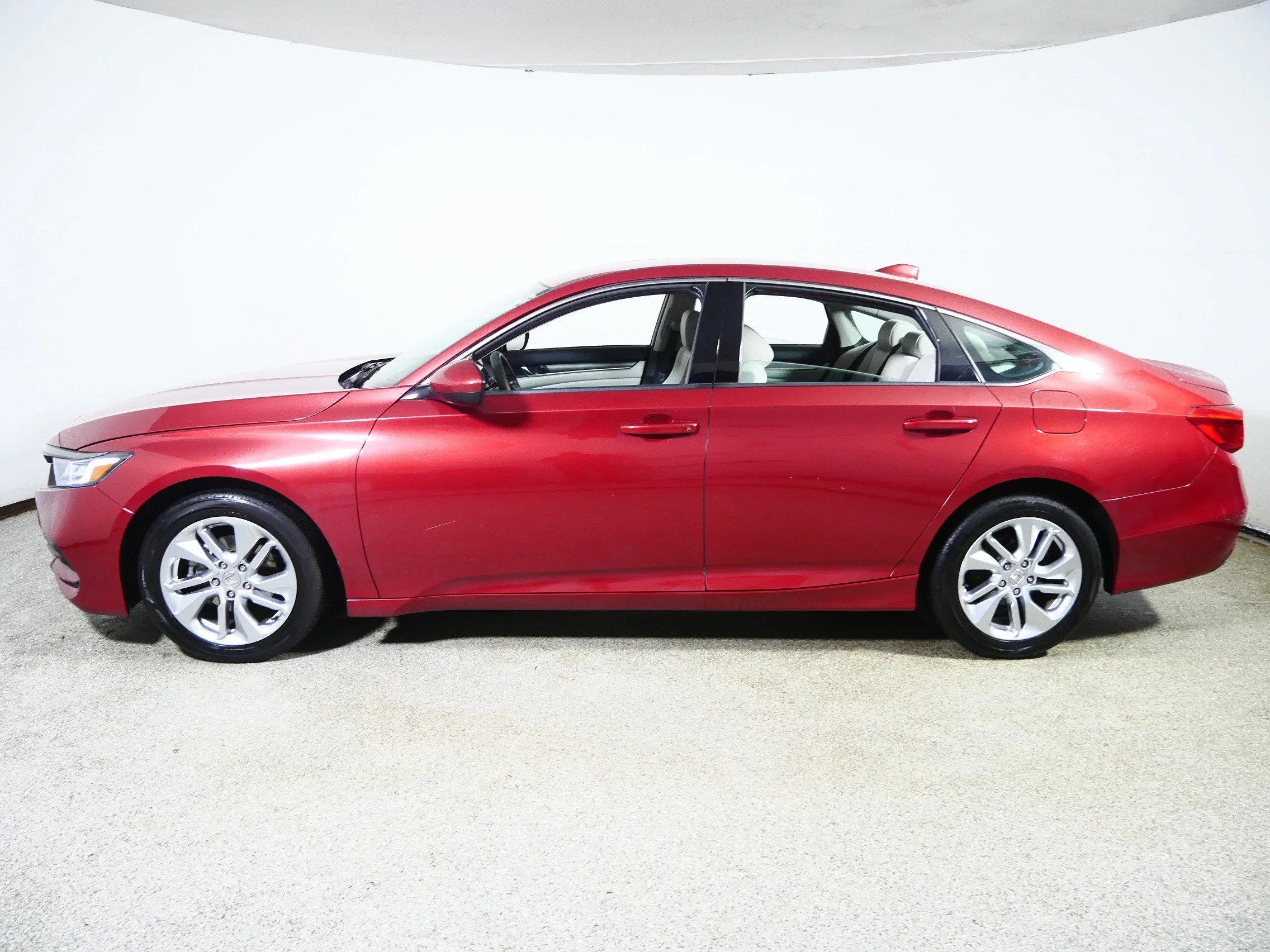 Used 2018 Radiant Red Metallic Honda LX 1.5T image 4