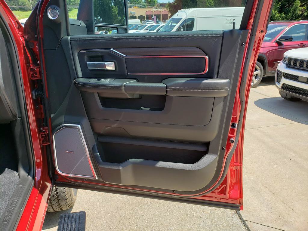 New 2026 Molten Red Pearl-Coat Exterior Paint RAM Laramie image 19