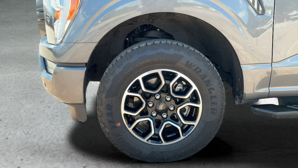 Used 2023 Gray Ford XLT image 25
