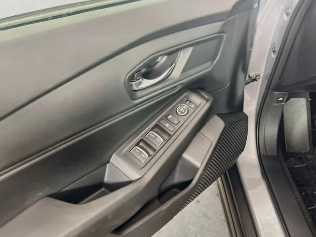 New 2026 Solar Silver Metallic Honda SE image 15