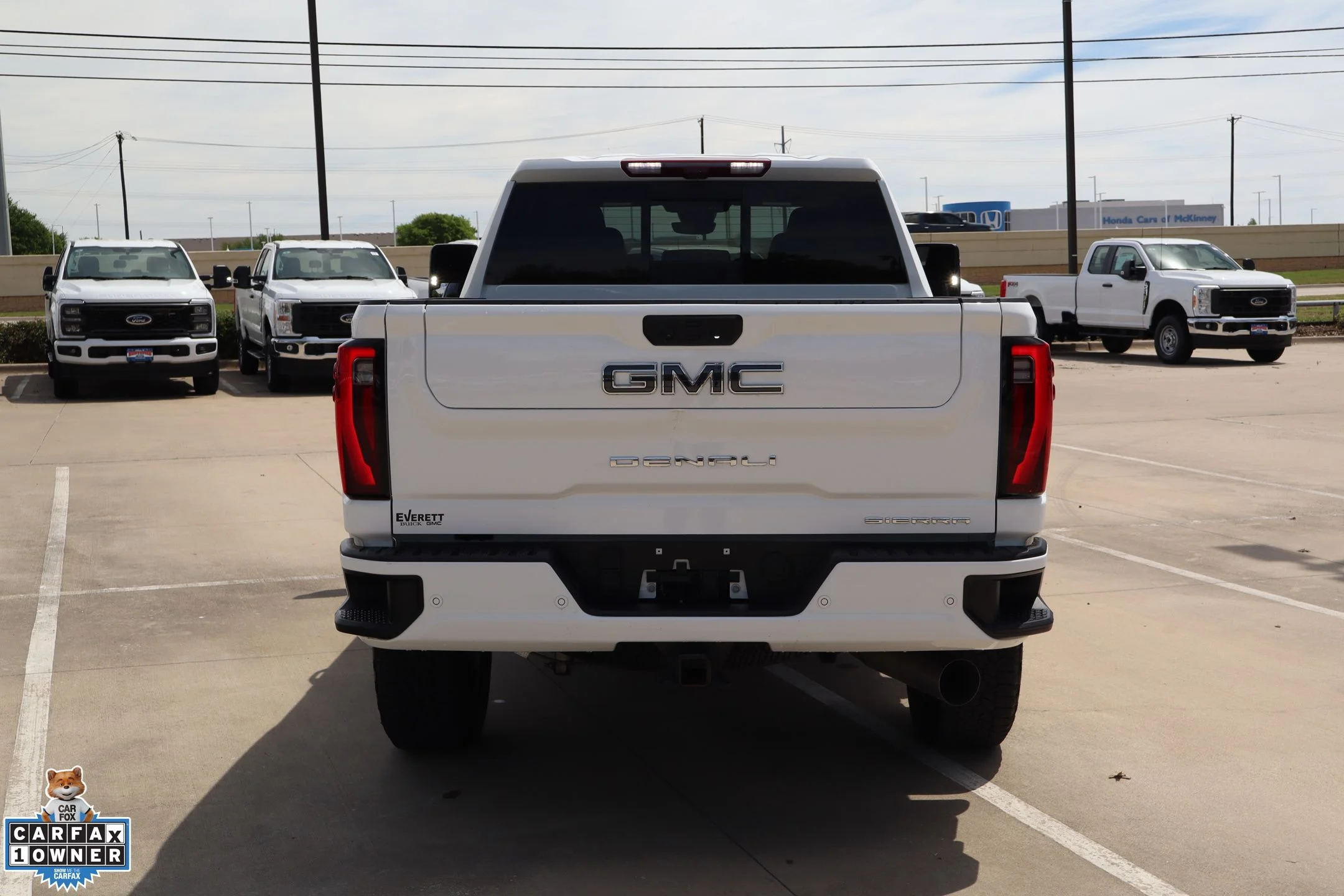 Used 2025 White GMC Denali Ultimate image 4