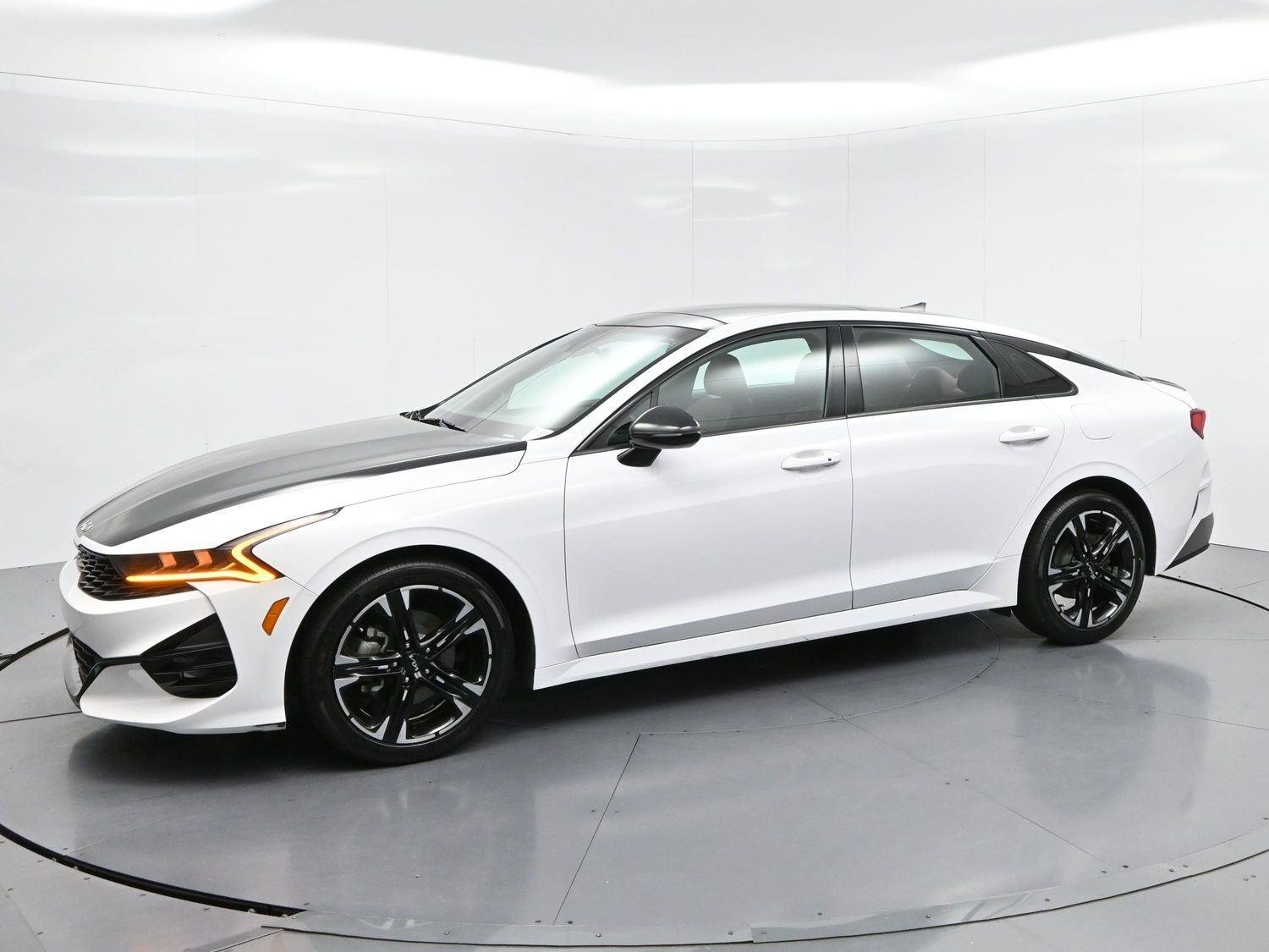 Used 2022 Glacial White Pearl Kia GT-Line image 3