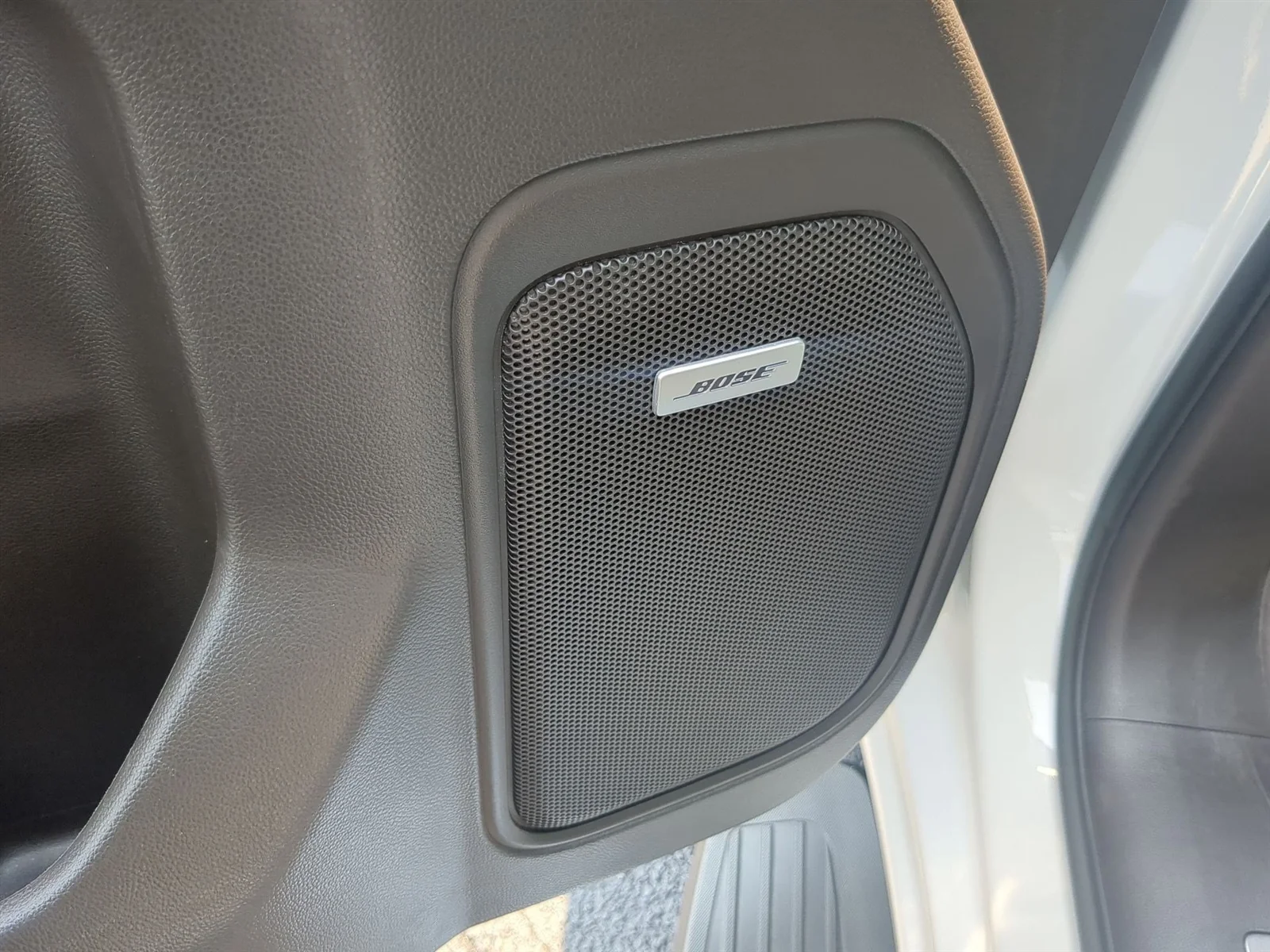 Used 2022 Iridescent Pearl Tricoat Chevrolet LTZ image 25