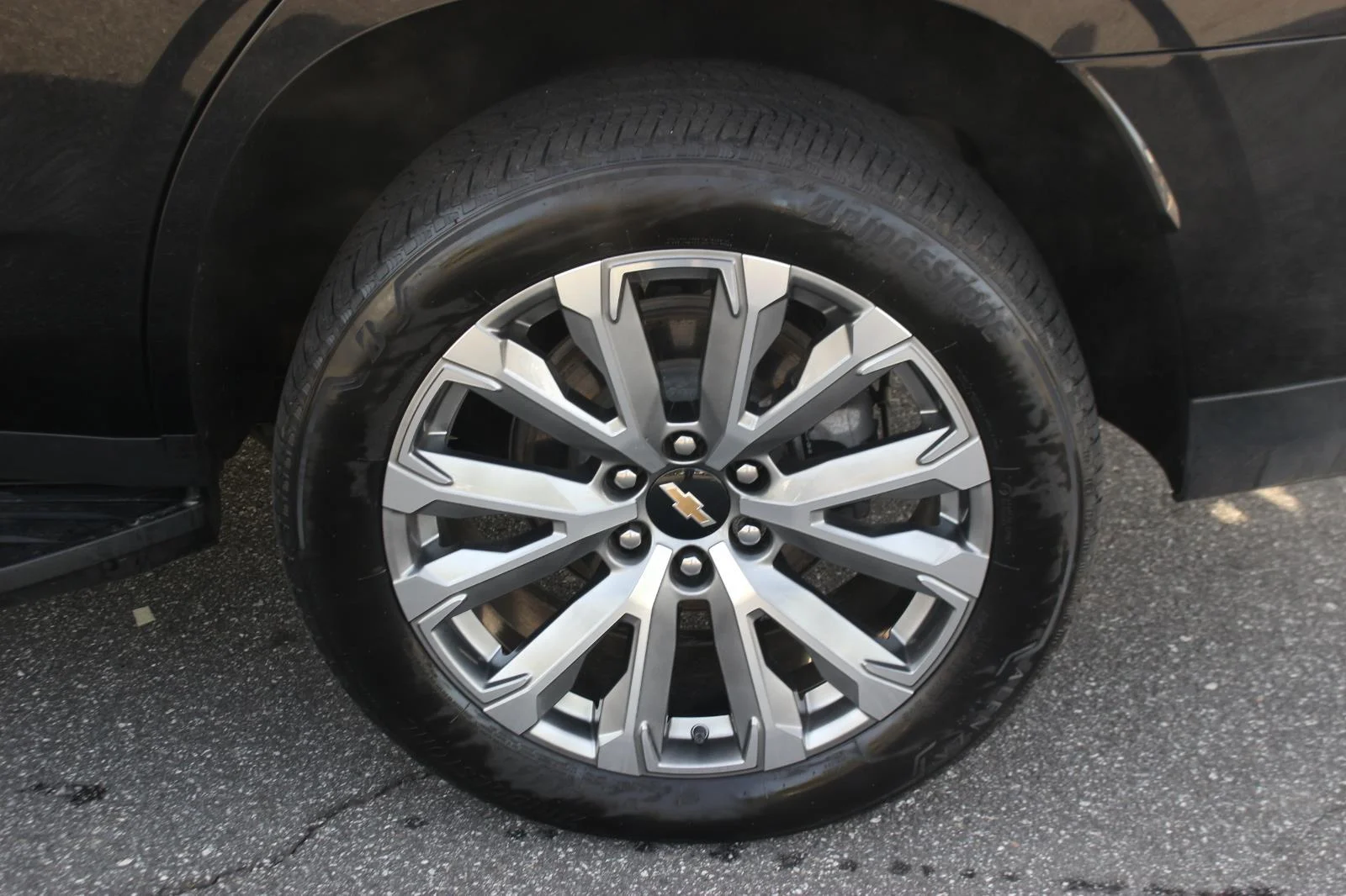 Used 2025 Black Chevrolet High Country image 42