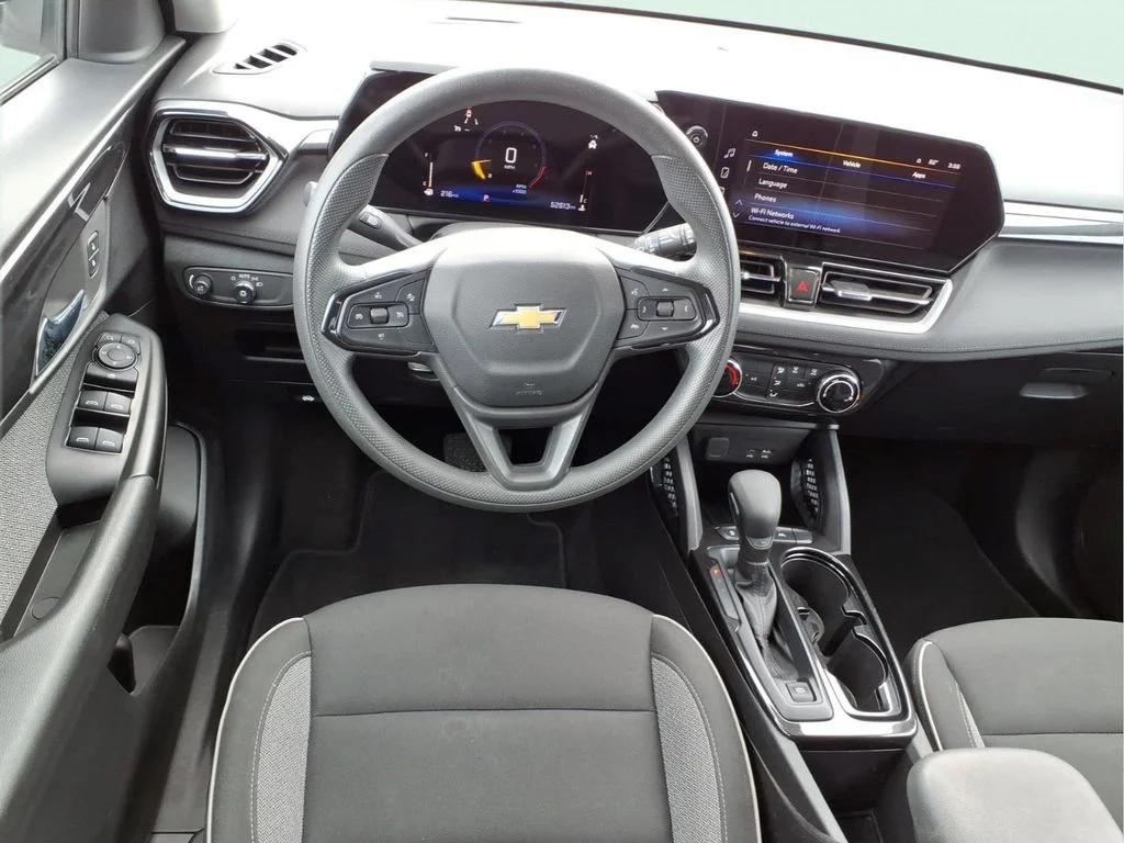 Used 2024 White Chevrolet LT image 18