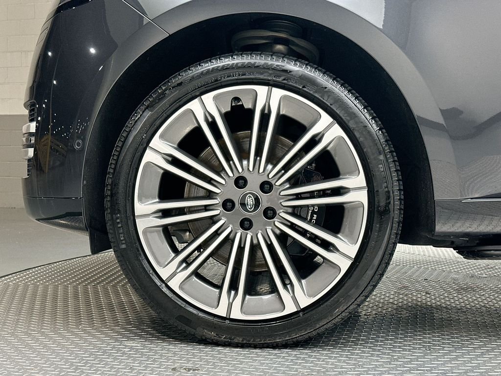 Used 2025 Carpathian Gray Premium Metallic Land Rover Autobiography image 17