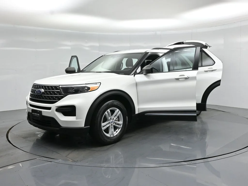 Certified Used 2024 White Ford XLT image 30