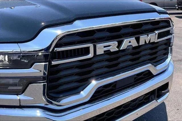 New 2026 Diamond Black Crystal Pearlcoat RAM TRADESMAN image 35