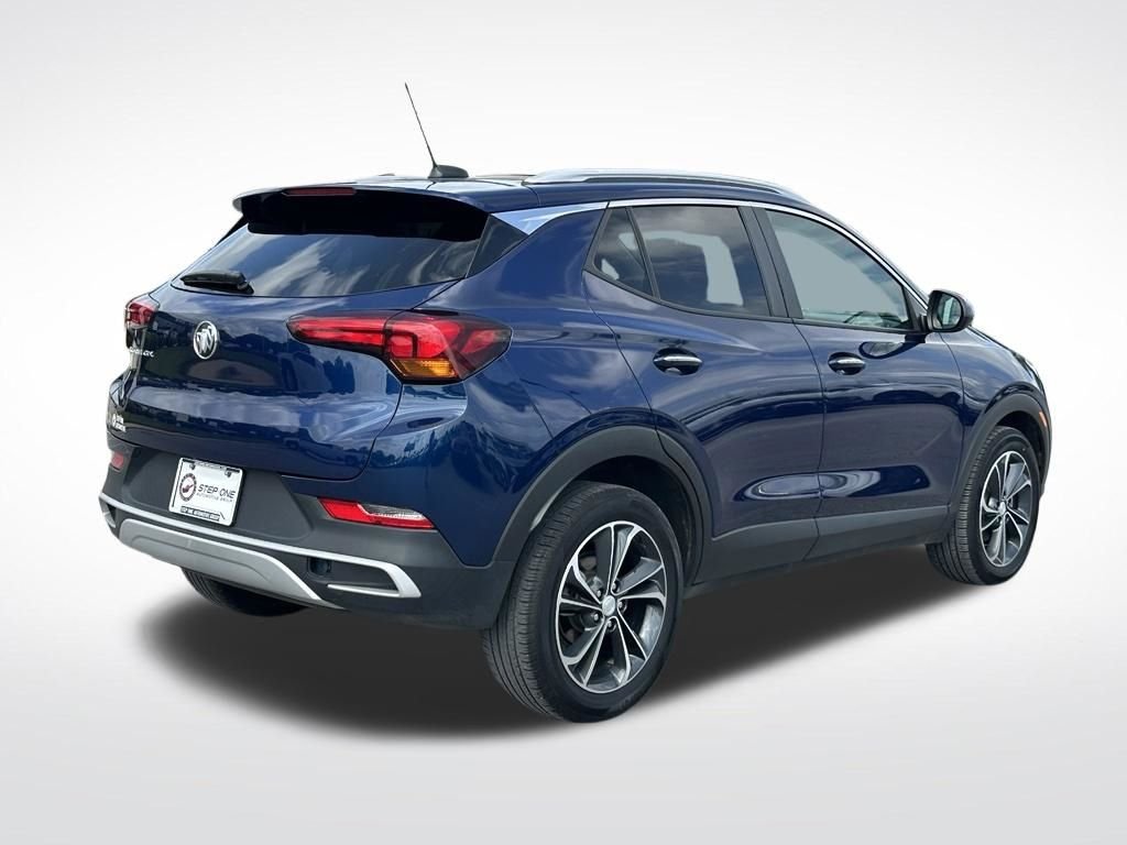 Used 2023 Blue Buick Select image 6