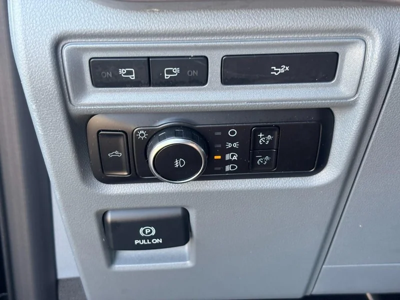 Used 2023 Agate Black Metallic Ford XLT image 17