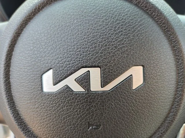 Used 2025 White Kia LX image 33