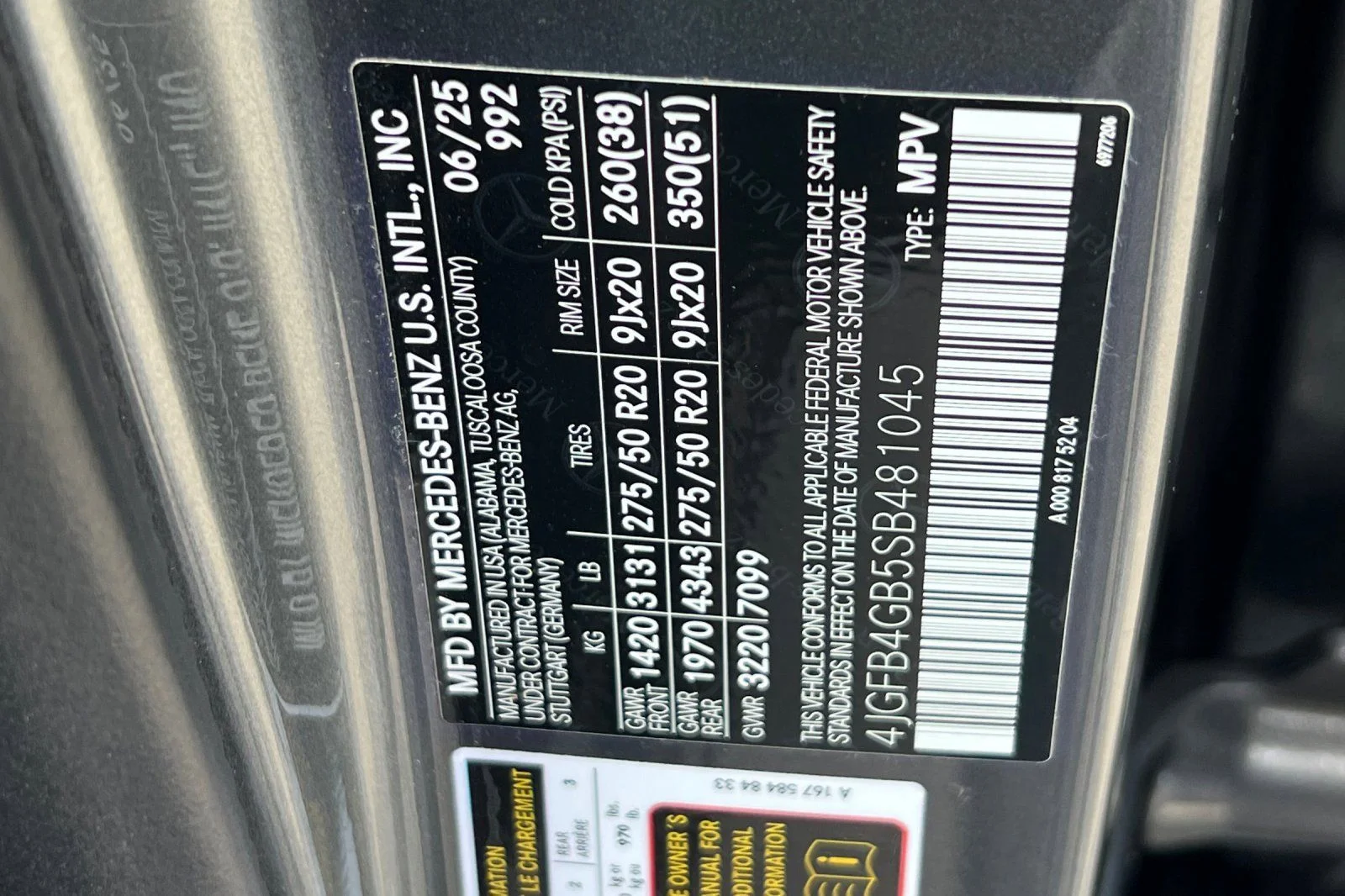Used 2025 Gray Mercedes-Benz GLE 450e image 27