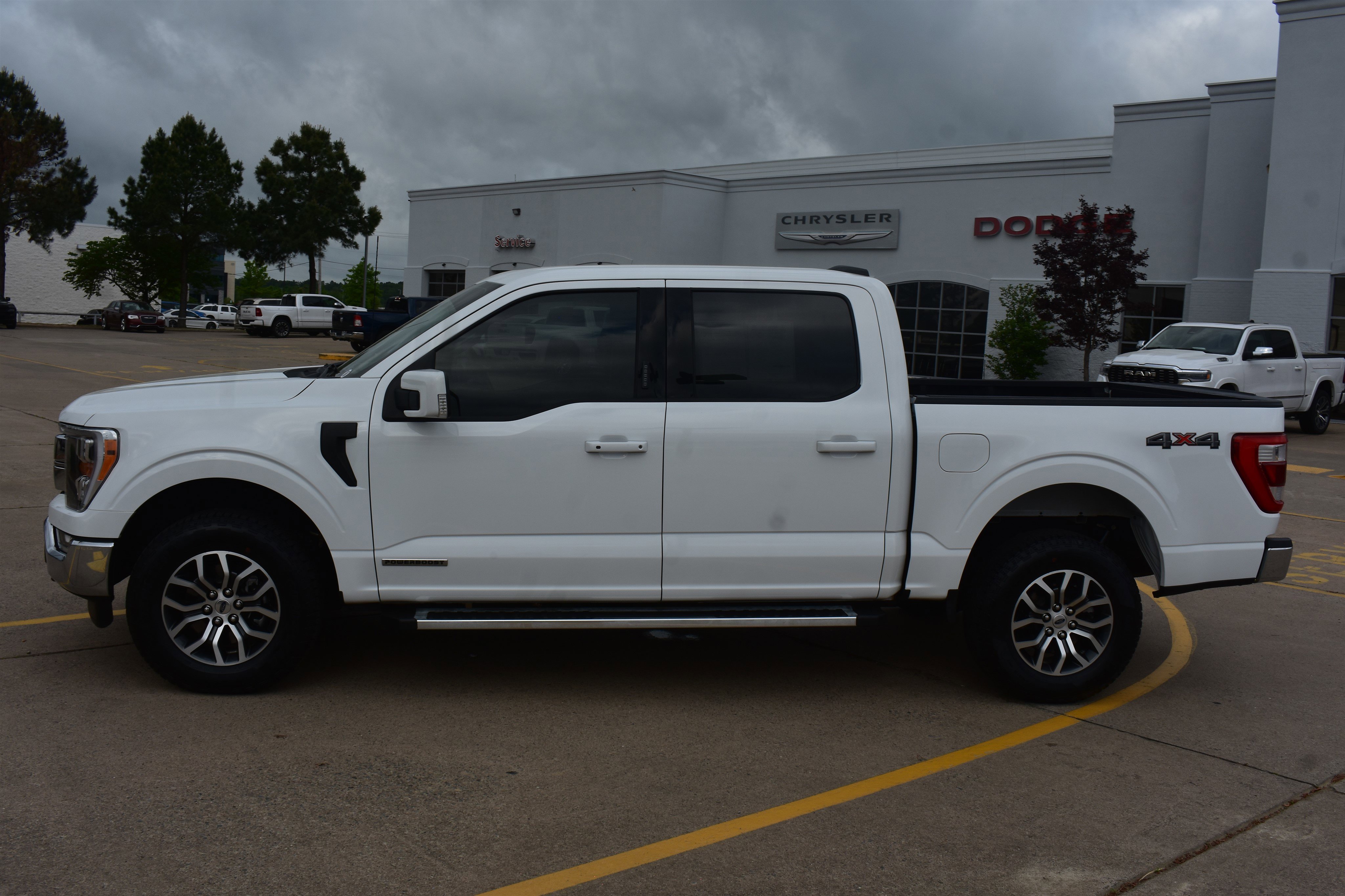 Used 2022  Ford LARIAT image 8