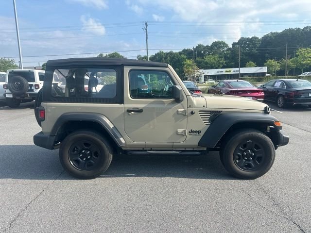 Used 2022 Beige Jeep Sport image 2