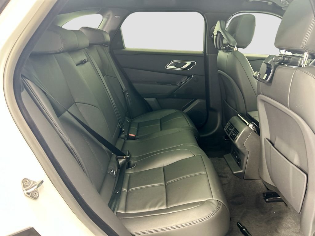 New 2026 Fuji White LAND ROVER Dynamic SE image 21
