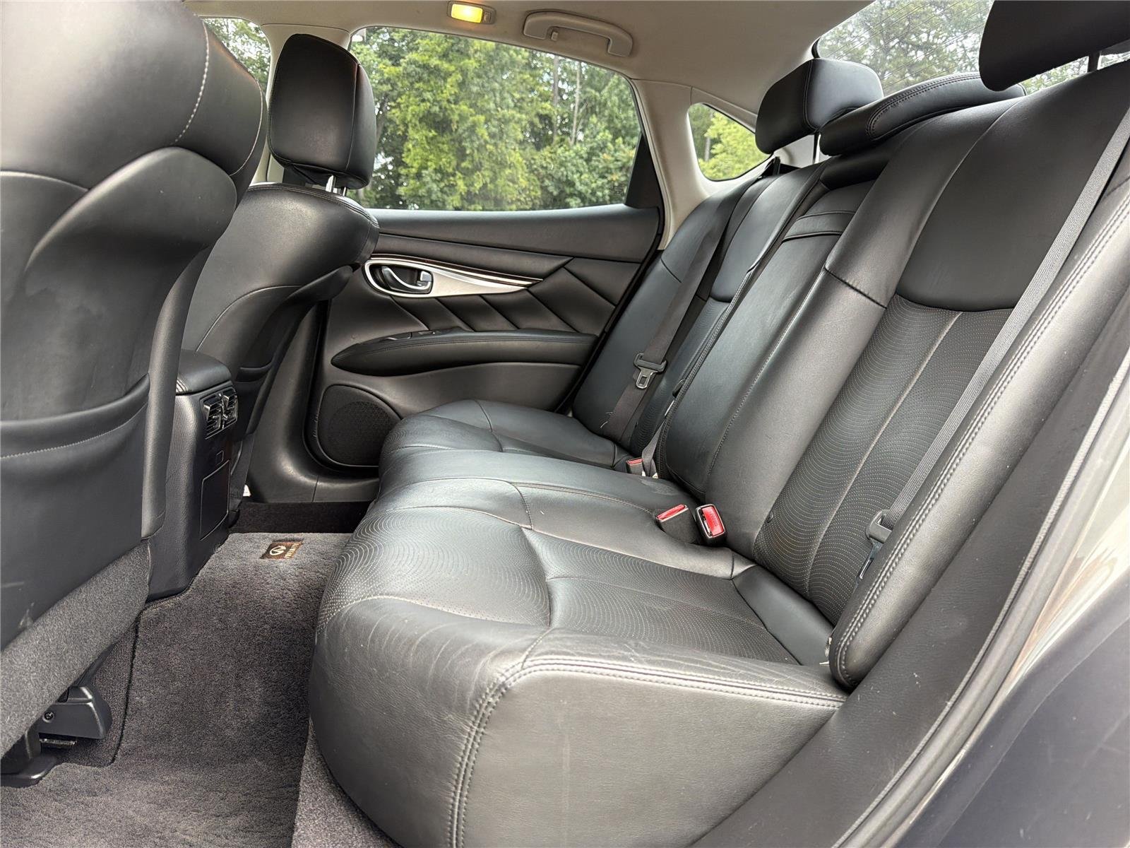 Used 2013  INFINITI Base image 20