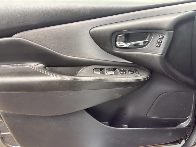 Used 2020 Gray Nissan SL image 28