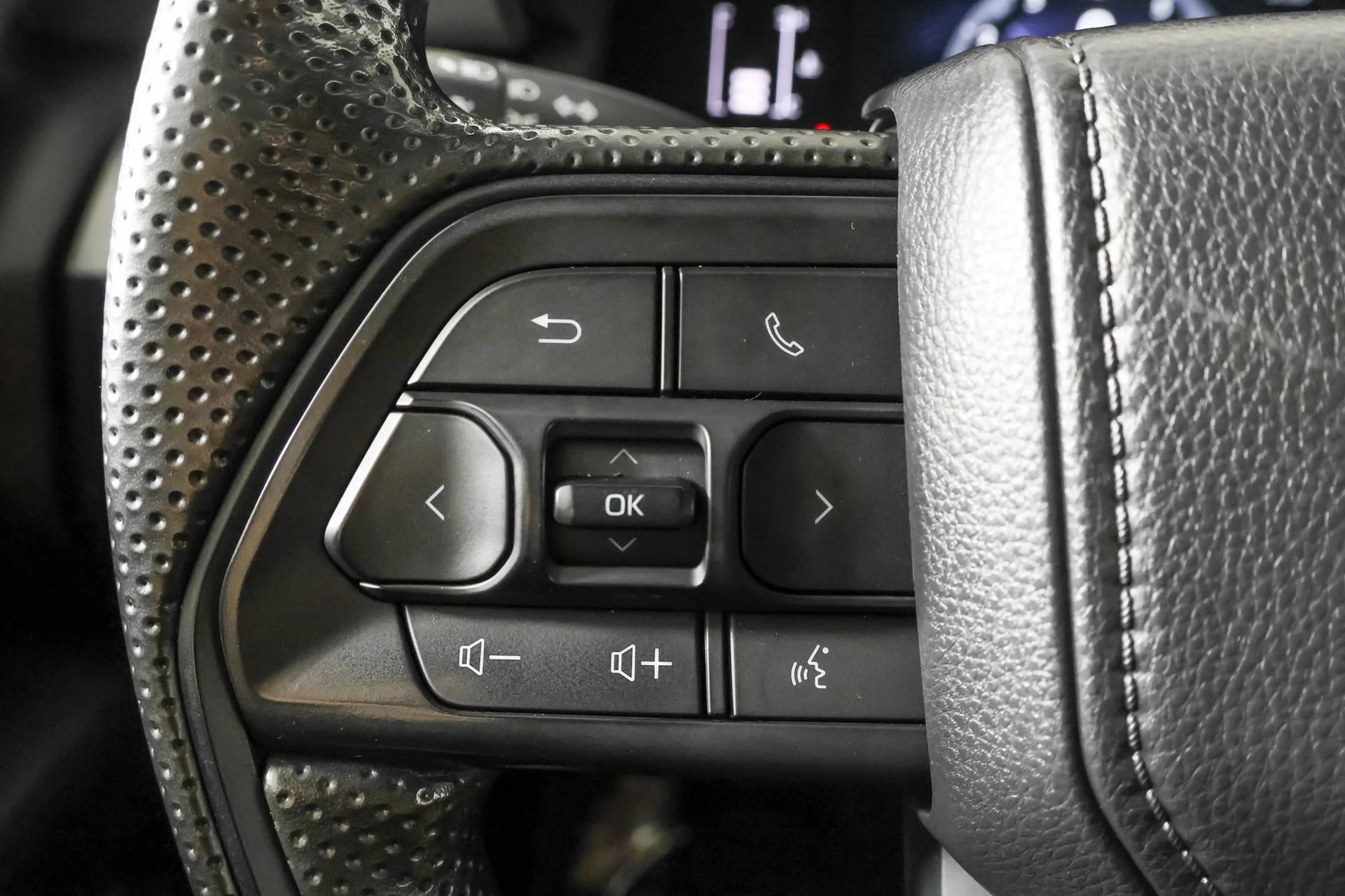 Used 2024 White Toyota SR image 26