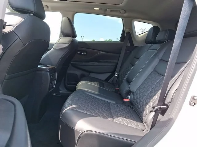 Used 2020 White Nissan Platinum Intelligent AWD image 30