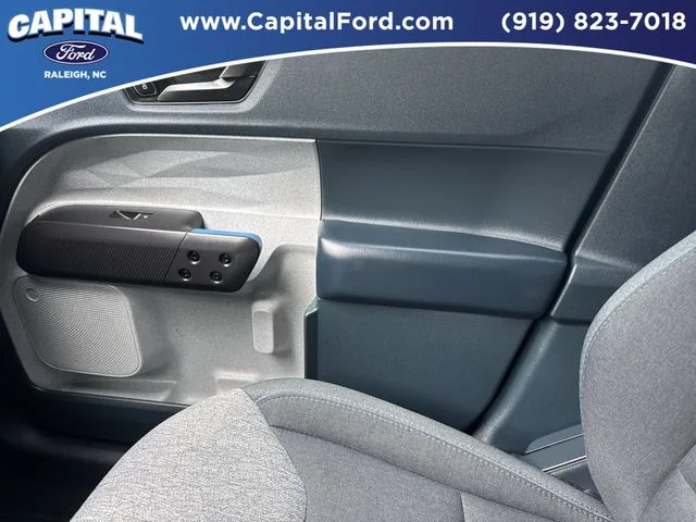 Used 2025 Blue Ford XLT image 28