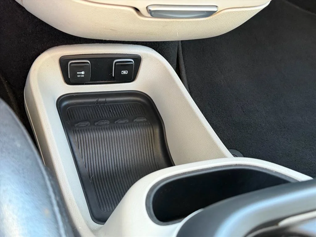 Used 2021 White Chrysler Touring L image 24