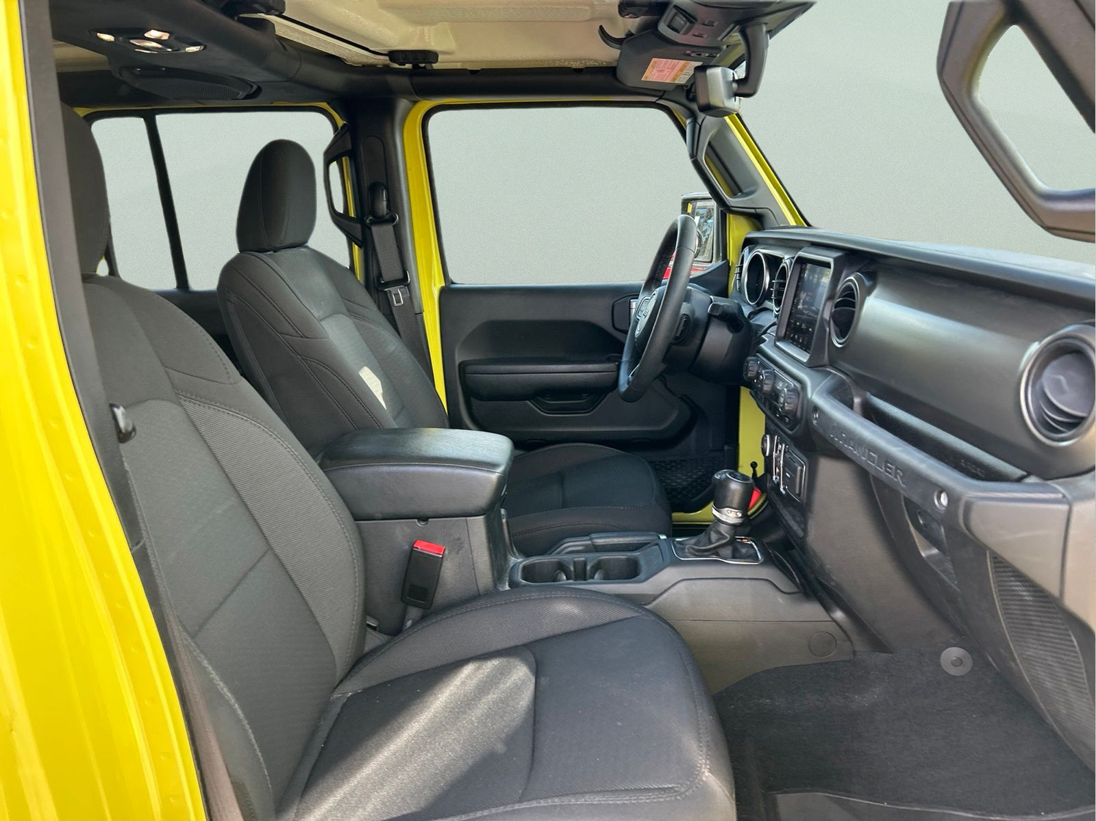 Used 2023 Yellow Jeep Sport S image 12