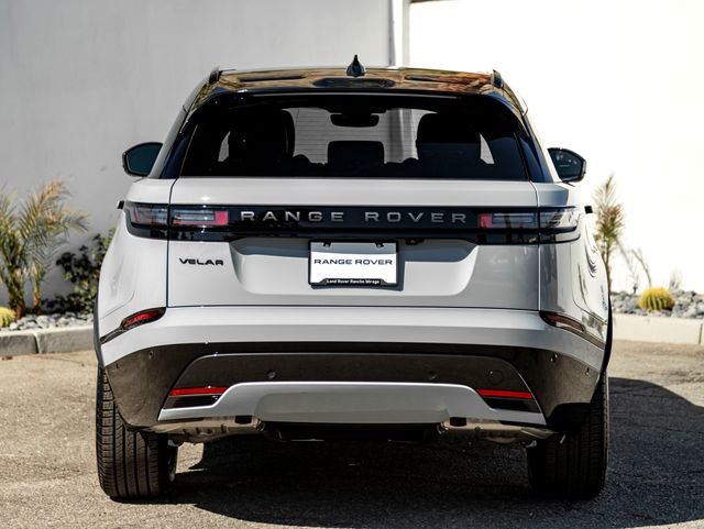 New 2026 Arroios Grey Land Rover Dynamic SE image 8