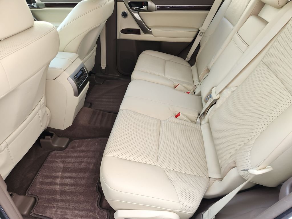Used 2015 Starfire Pearl Lexus 460 Luxury image 31