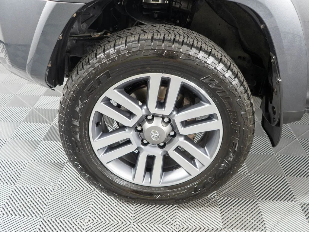 Used 2016 Gray Toyota SR5 Premium image 26