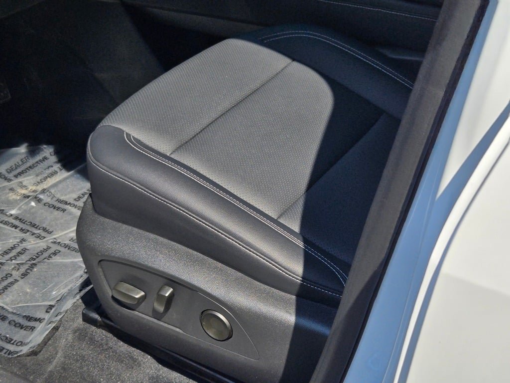 2026 Chevrolet Traverse LT - Photo 21