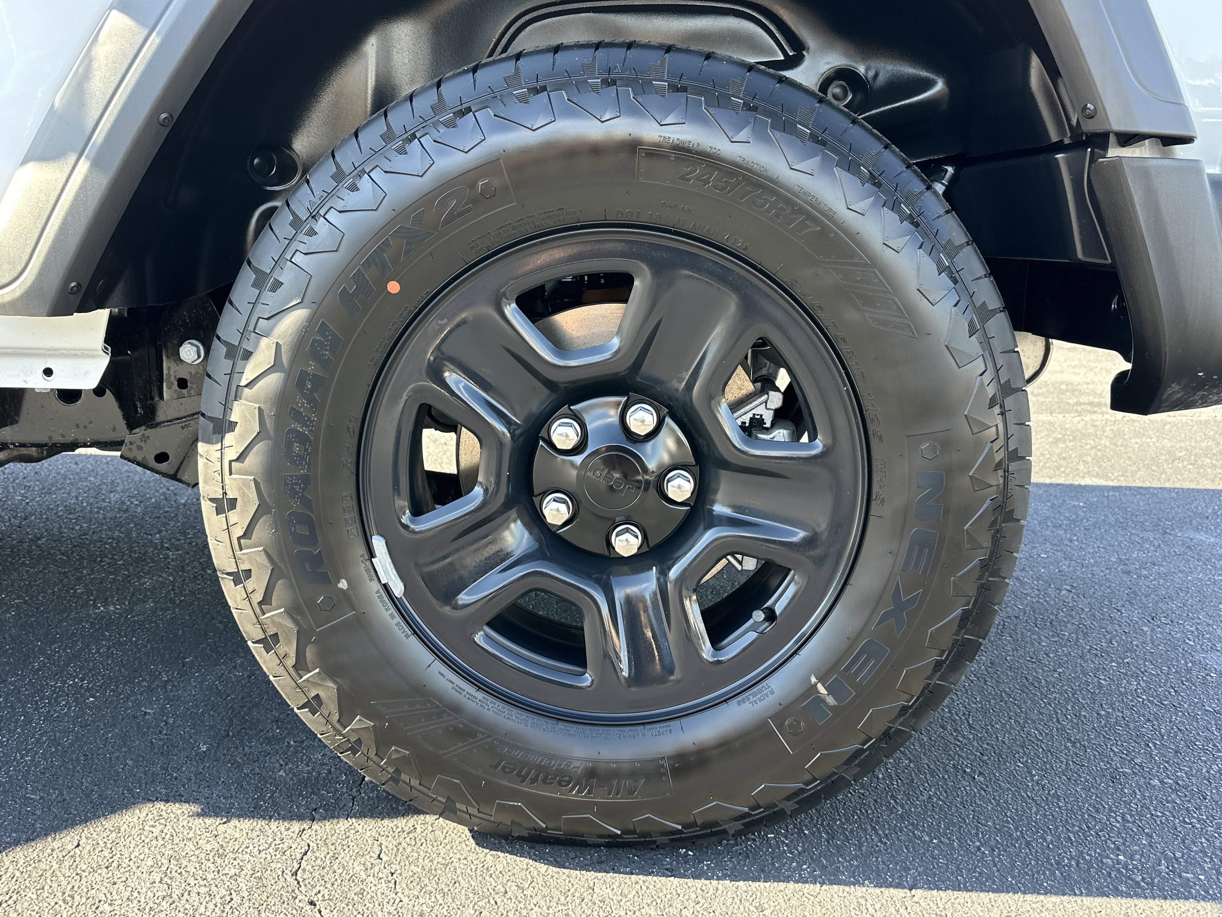 New 2026 Bright White Clear-Coat Exterior Paint Jeep Sport image 22