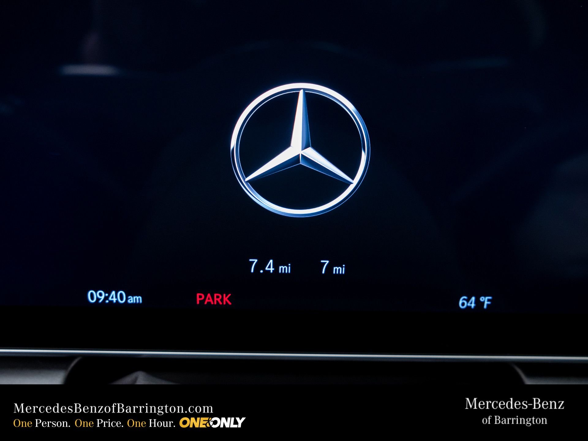 New 2026 MANUFAKTUR Moonlight White Metallic Mercedes-Benz GLC 300 image 23