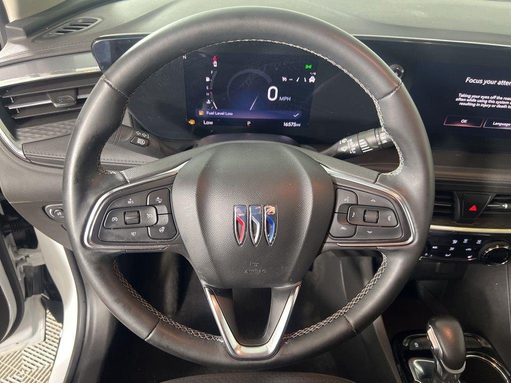 Used 2024 Summit White Buick Preferred image 3