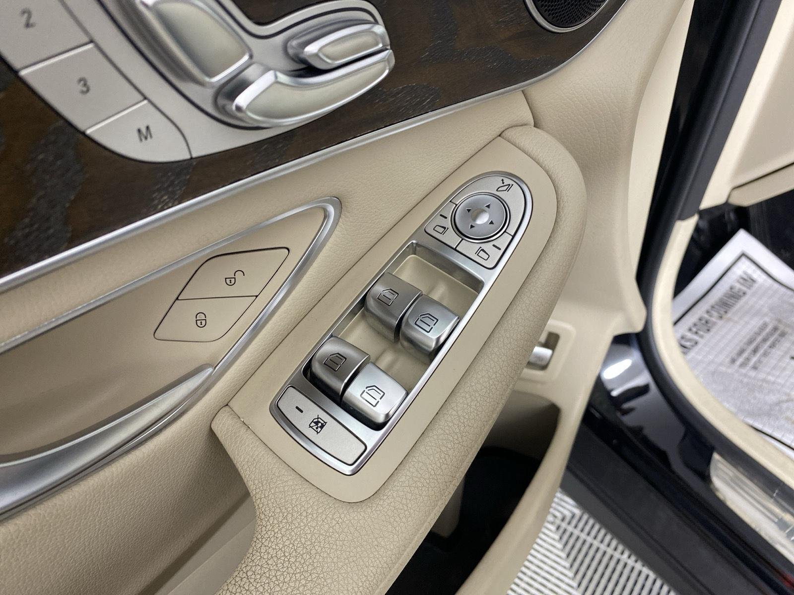 Used 2018 Obsidian Black Metallic Mercedes-Benz GLC 300 image 18