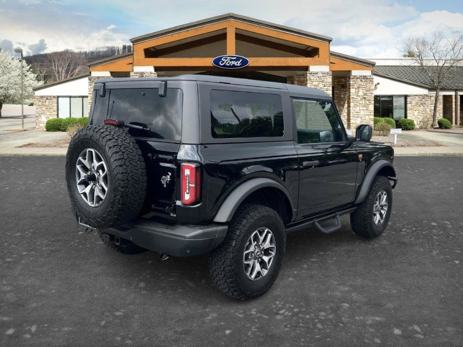 Used 2025 Shadow Black Ford Badlands image 5