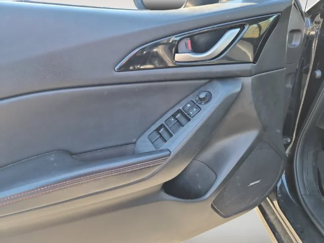 Used 2015 Jet Black Mazda i Grand Touring image 10